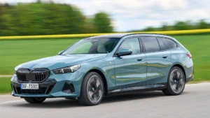 BMW i5 eDrive40 Touring Aussenansicht