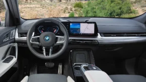 BMW iX2 eDrive20 Innenraum