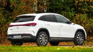 Mercedes EQA 250 Heckansicht