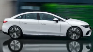 Mercedes EQE 350+ Seitenansicht