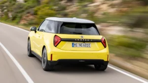 Mini Cooper SE Heckansicht