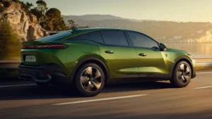 Peugeot e-408 Heckansicht