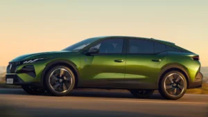 Peugeot e-408 Seitenansicht