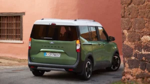Ford E-Torneo Courier Heckansicht